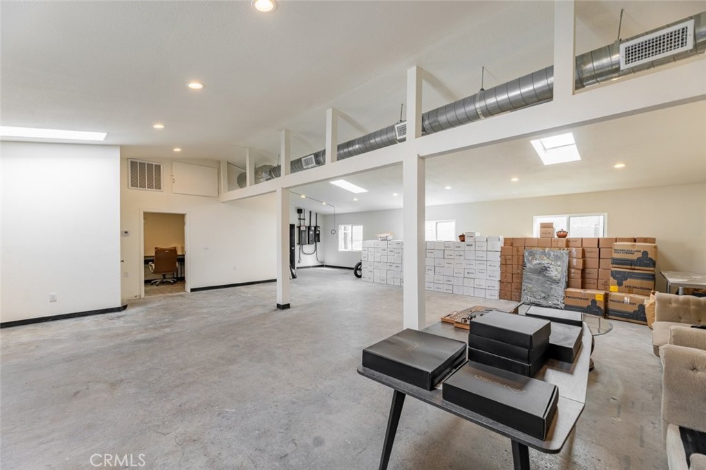 426 North Varney Street Burbank, CA 91502 - Photo 10 of 26