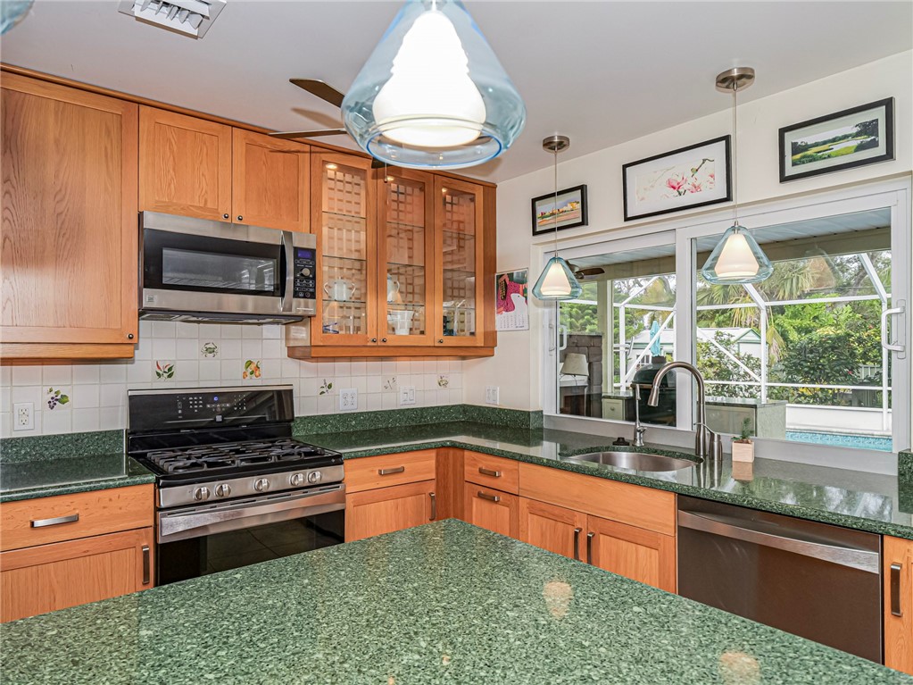 545 Indian Lilac Road Vero Beach, FL 32963 - Photo 14 of 36