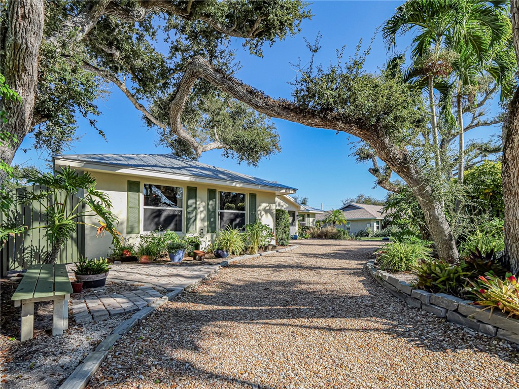 545 Indian Lilac Road Vero Beach, FL 32963 - Photo 2 of 36