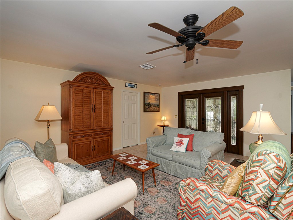 545 Indian Lilac Road Vero Beach, FL 32963 - Photo 9 of 36