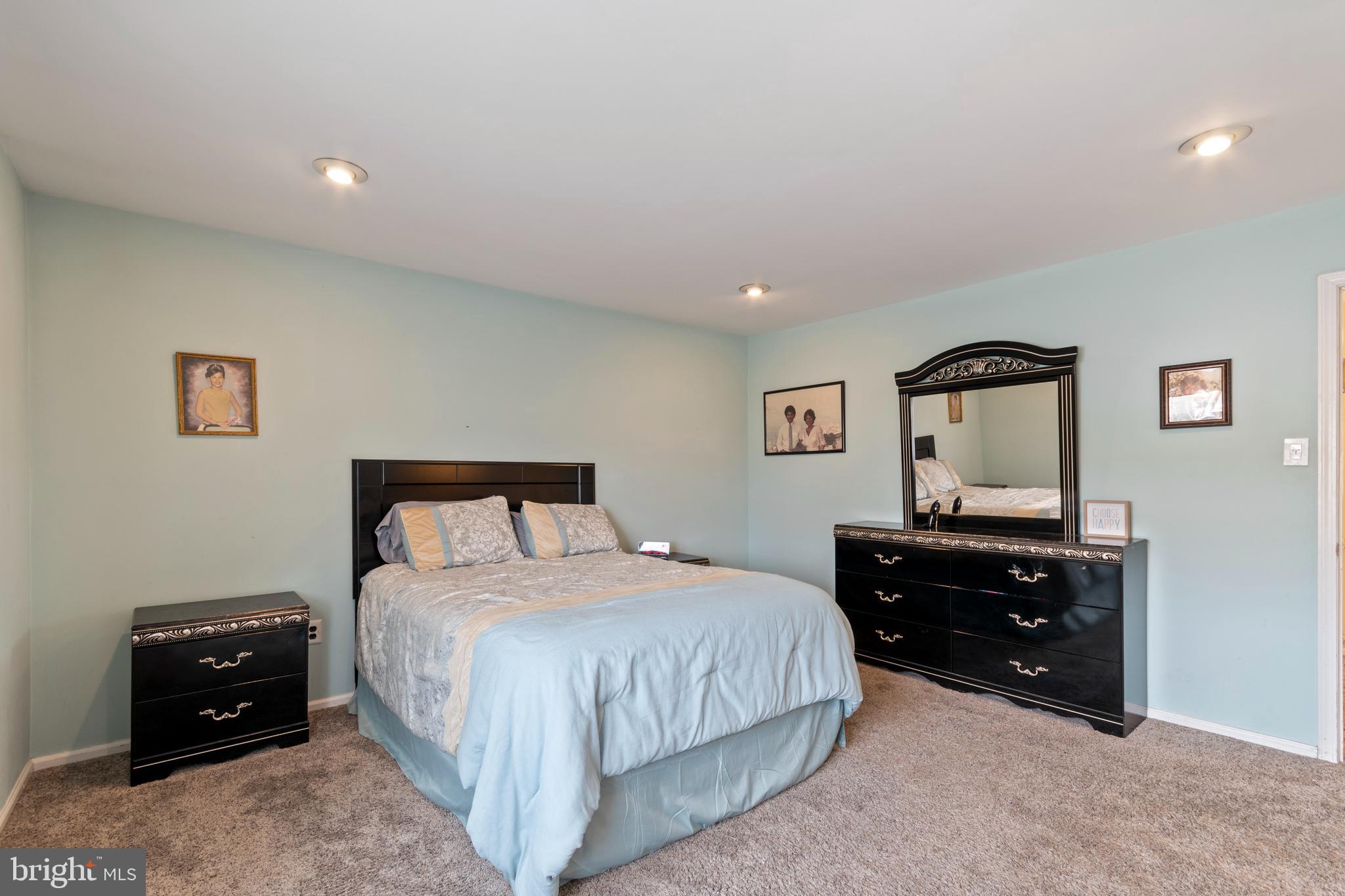 8247 Dorcas Street Philadelphia, PA 19152 - Photo 14 of 25