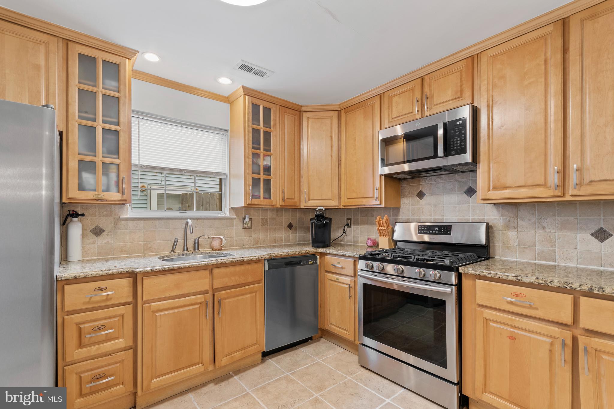 8247 Dorcas Street Philadelphia, PA 19152 - Photo 4 of 25