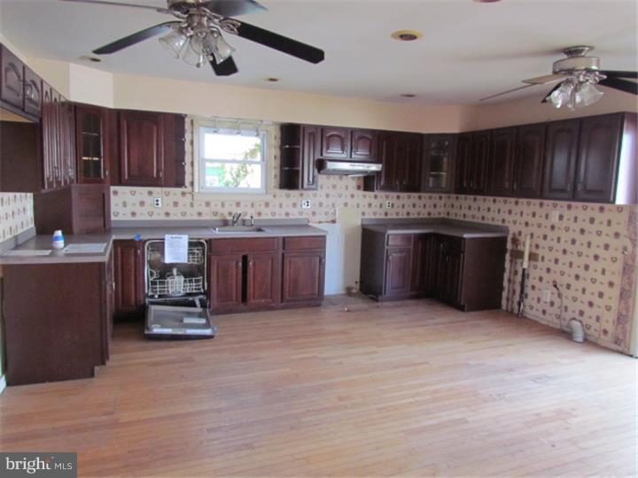 107 River Rd Drive Thorofare, NJ 08086 - Photo 4 of 10