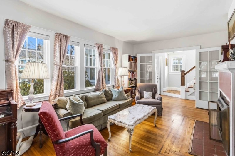 2 Longview Terrace Morristown, NJ 07960 - Photo 4 of 27