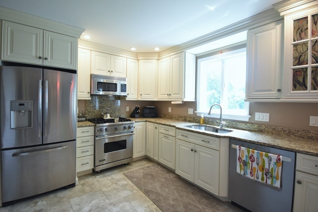 152 Haverhill Road Amesbury, MA 01913 - Photo 6 of 42