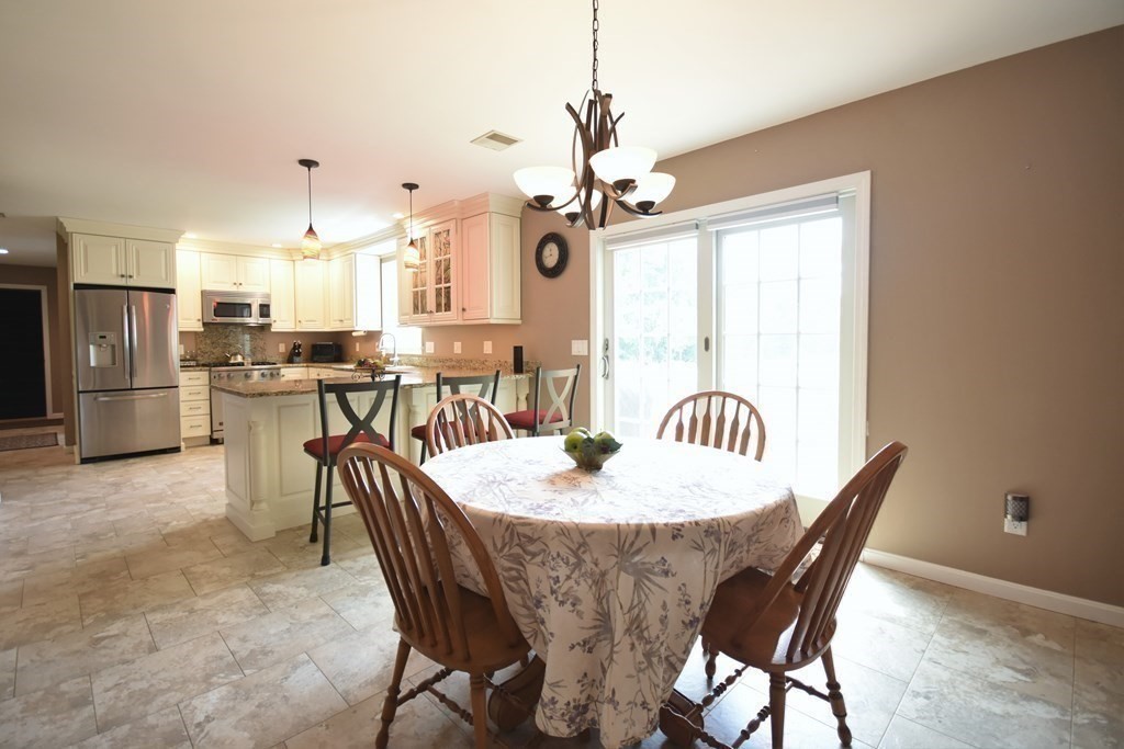 152 Haverhill Road Amesbury, MA 01913 - Photo 7 of 42