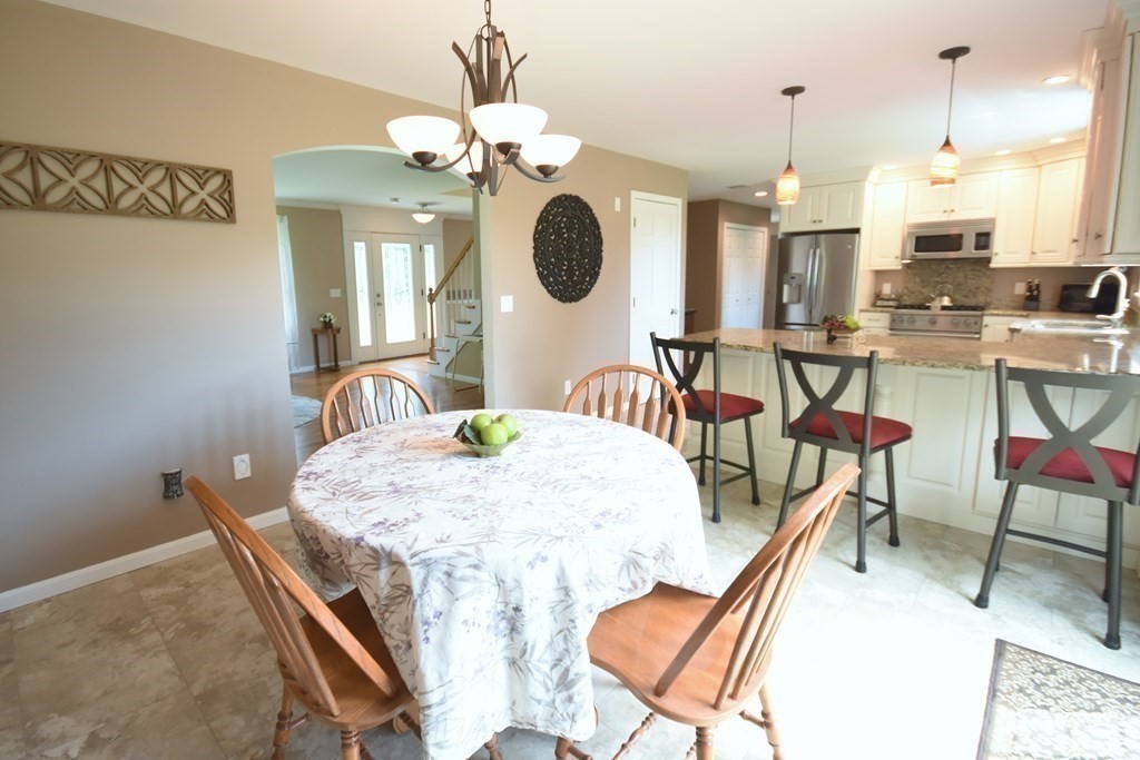 152 Haverhill Road Amesbury, MA 01913 - Photo 8 of 42