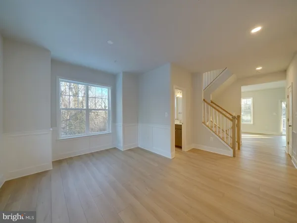 $900,000 | 9437 Fairview Avenue, Laurel, MD 20723