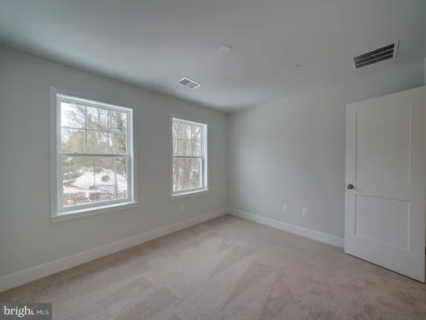 $900,000 | 9437 Fairview Avenue, Laurel, MD 20723