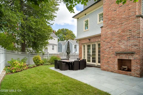 $5,500,000 | 15 Lexington Avenue, Greenwich, CT 06830