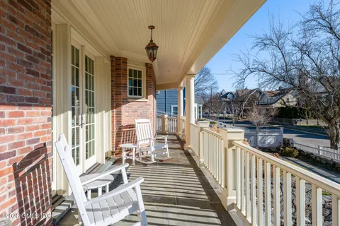 $5,500,000 | 15 Lexington Avenue, Greenwich, CT 06830