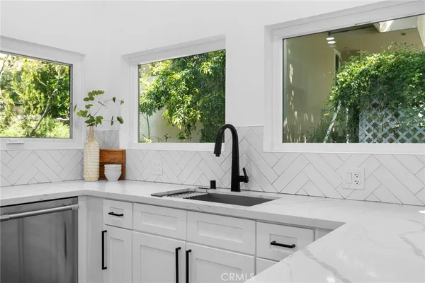 $1,990,000 | 2946 Graceland Way, Glendale, CA 91206