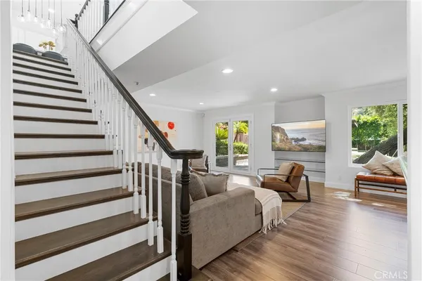 $1,990,000 | 2946 Graceland Way, Glendale, CA 91206