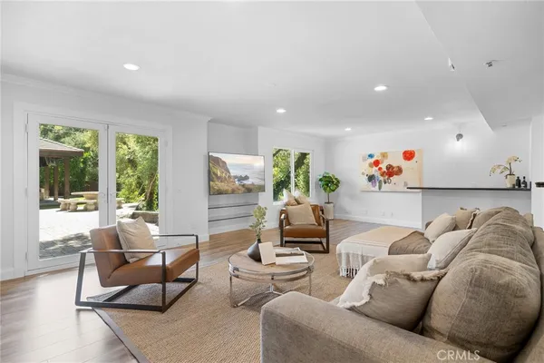 $1,990,000 | 2946 Graceland Way, Glendale, CA 91206