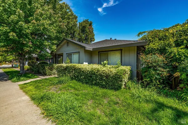 $1,200,000 | 1014 1st Street West, Sonoma, CA 95476