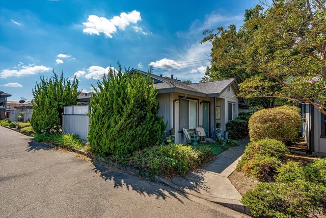 $1,400,000 | 1014 1st Street West, Sonoma, CA 95476