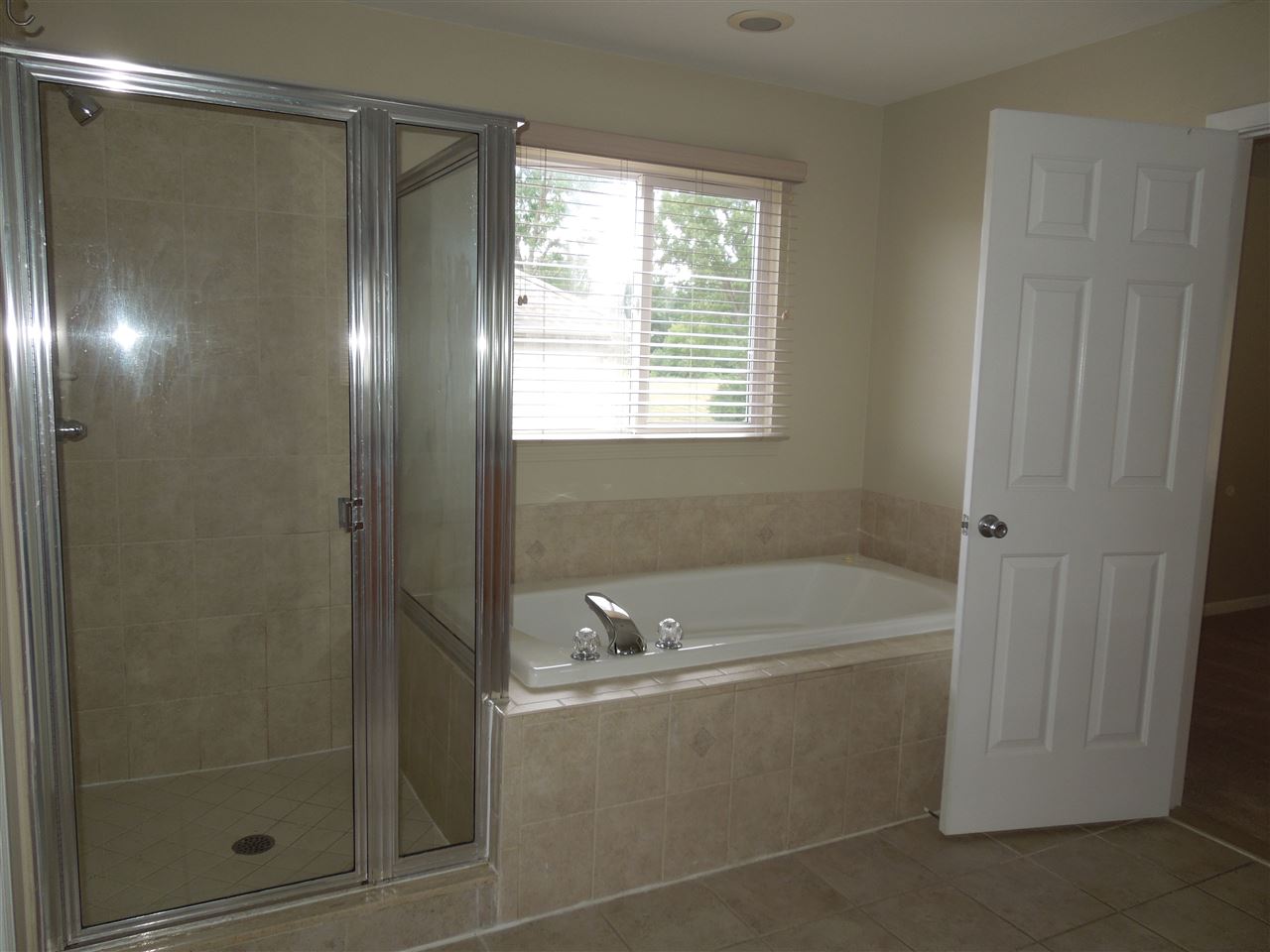 3174 Villanova Circle Rochester, MI 48307 - Photo 38 of 44 31326062-37.JPG