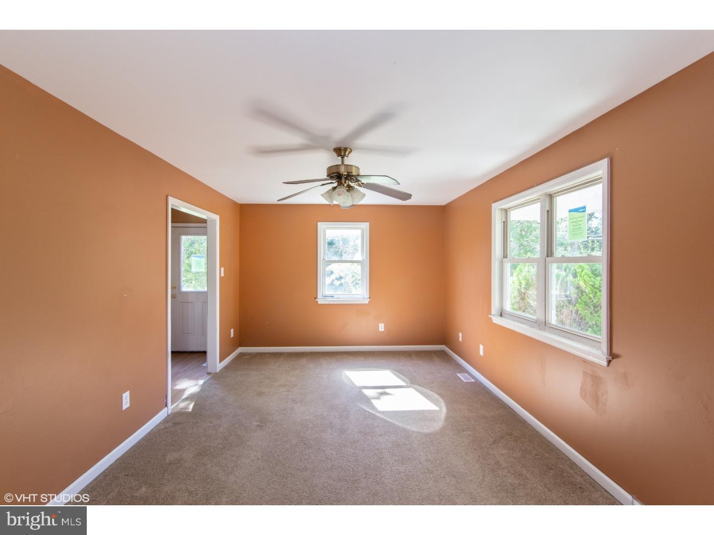 246 Vineyard Road Atco, NJ 08004 - Photo 4 of 25 Gallery Image 4