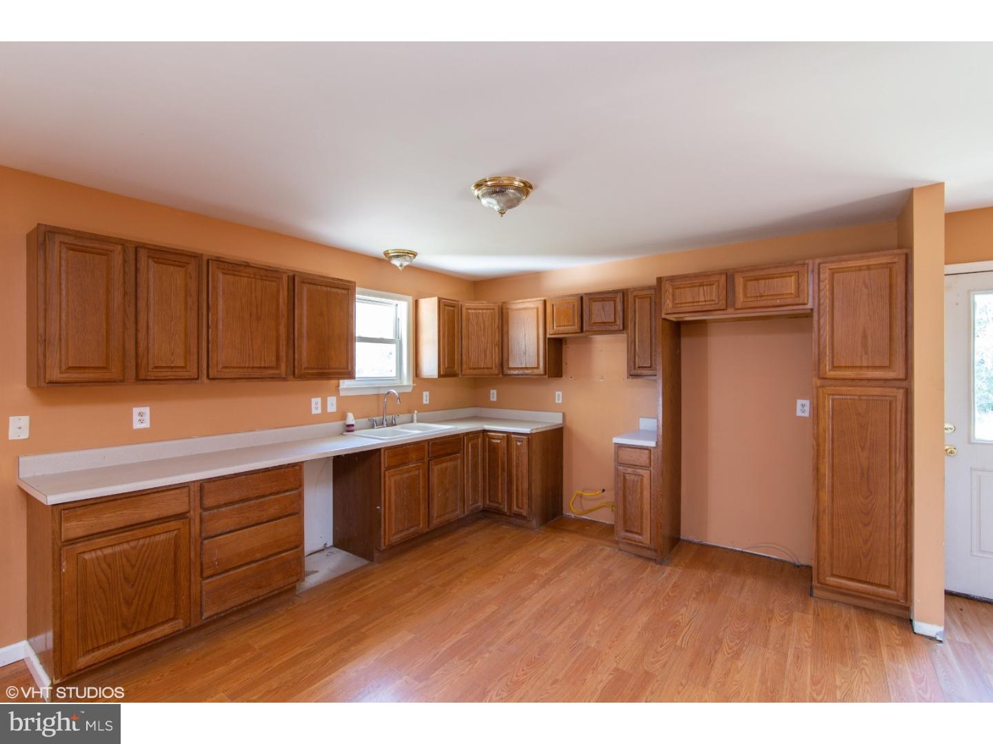 246 Vineyard Road Atco, NJ 08004 - Photo 6 of 25 Gallery Image 6