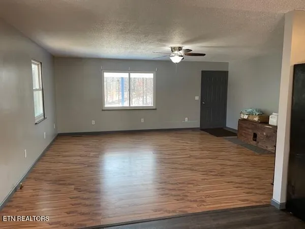 $244,900 | 125 Walnut Lane, Oneida, TN 37841