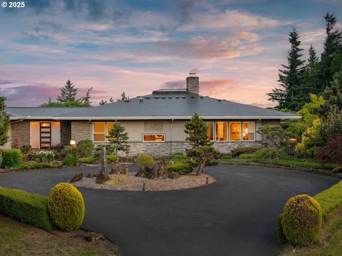 800 Rosemont Road West Linn, OR 97068 - Photo 2 of 48 a view of a house with backyard and garden