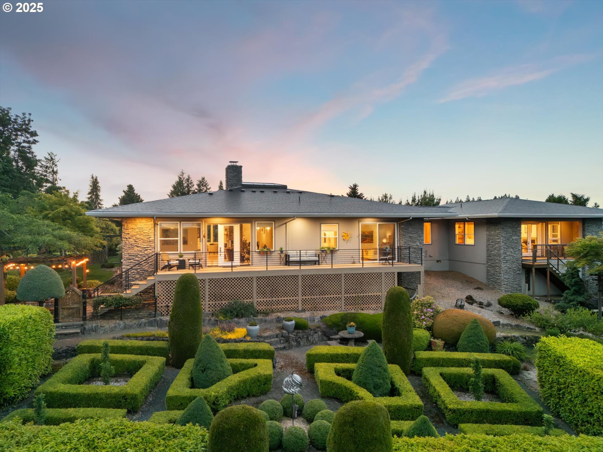 800 Rosemont Road West Linn, OR 97068 - Photo 40 of 48 a front view of house