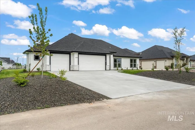 $725,000 | 335 Bard Avenue, Middleton, ID 83644