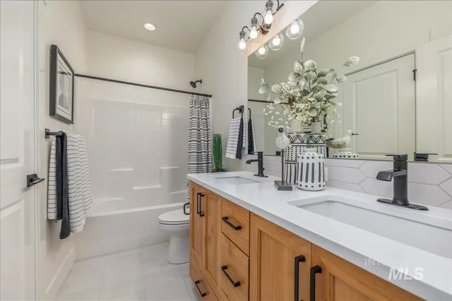 $725,000 | 335 Bard Avenue, Middleton, ID 83644