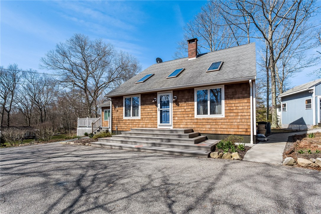 171 Crandall Road Tiverton, RI 02878 - Photo 3 of 35 Gallery Image 3