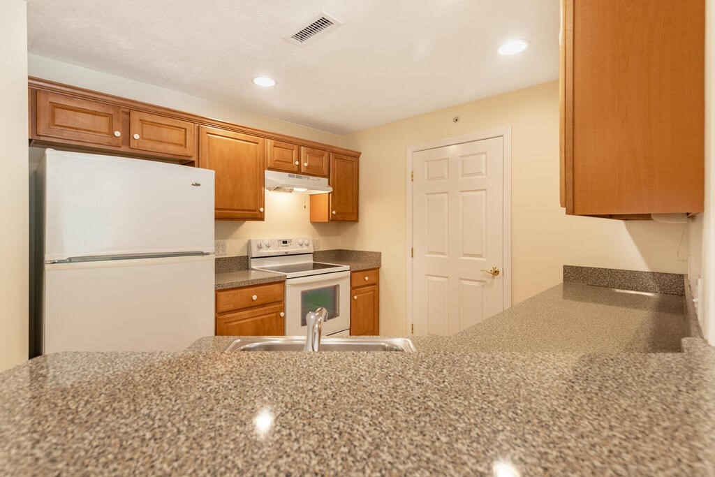 237 Salem Street, Unit 6 Reading, MA 01867 - Photo 18 of 30