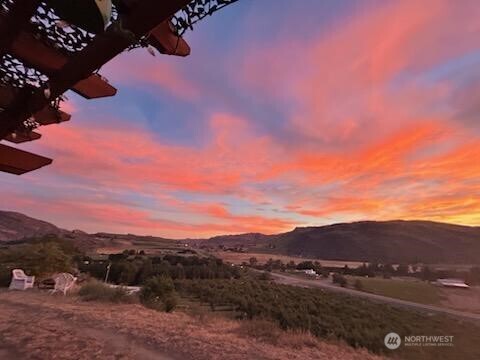 14 Bridgeview Road Tonasket, WA 98855 - Photo 18 of 28 a view of city and mountain