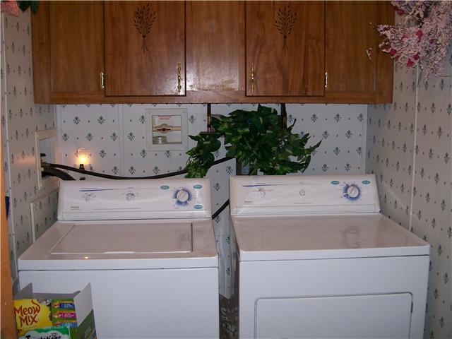 263 Cal Durham Road Bethpage, TN 37022 - Photo 12 of 20 This Is Awesome! Beautiful Cabinets Over Washer And Dryer !