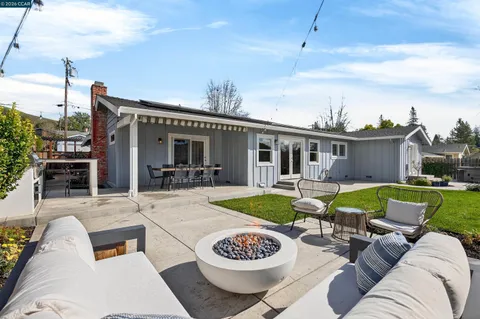 $1,649,000 | 19 Lance Court, Moraga, CA 94556