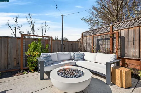 $1,649,000 | 19 Lance Court, Moraga, CA 94556