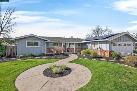 $1,649,000 | 19 Lance Court, Moraga, CA 94556