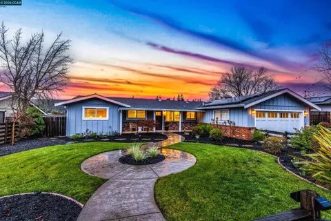 $1,649,000 | 19 Lance Court, Moraga, CA 94556