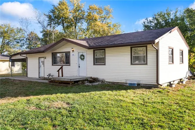 $189,900 | 111 Northeast Austin Street, Oak Grove, MO 64075