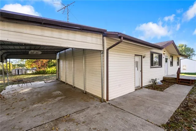 $189,900 | 111 Northeast Austin Street, Oak Grove, MO 64075