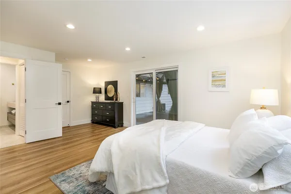 $880,000 | 20323 12th Drive Southeast, Bothell, WA 98012