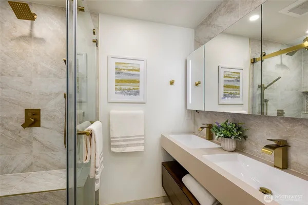$880,000 | 20323 12th Drive Southeast, Bothell, WA 98012