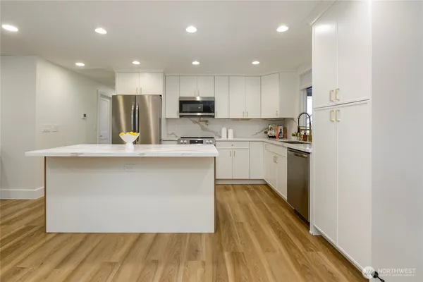 $880,000 | 20323 12th Drive Southeast, Bothell, WA 98012