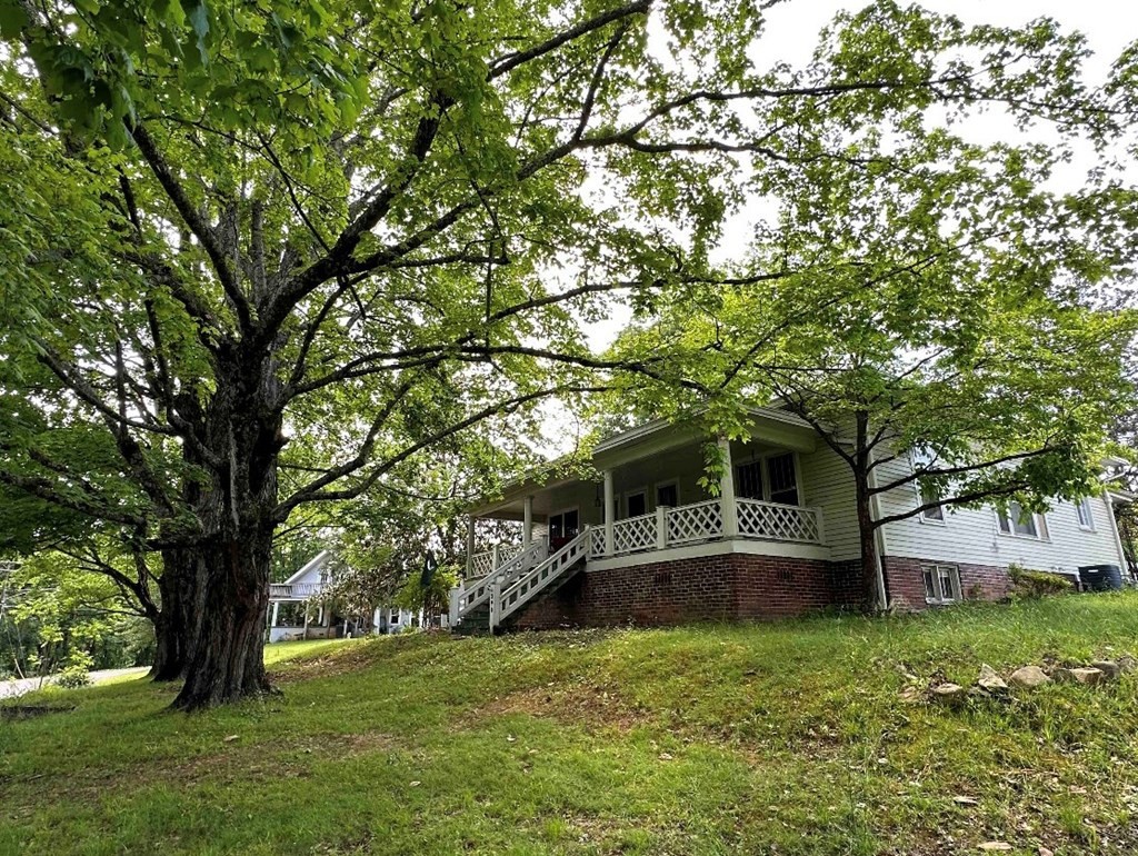 340 Clifton Heights Road Newport, TN 37821 - Photo 3 of 28 Gallery Image 3
