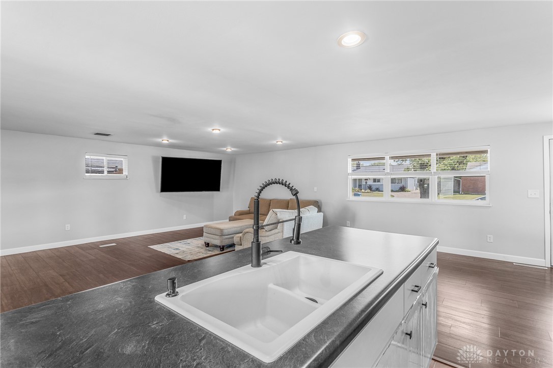 5733 Benedict Road Dayton, OH 45424 - Photo 4 of 42 Gallery Image 4