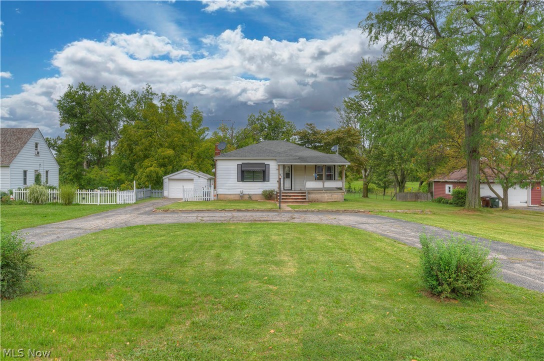 1941 North Ridge Road Lorain, OH 44055 - Photo 4 of 34
