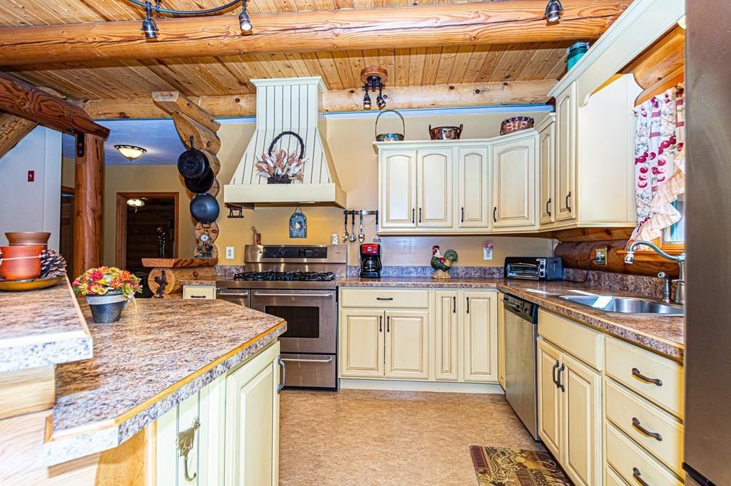 34 Horse Pond Road Shirley, MA 01464 - Photo 7 of 42 Gallery Image 7