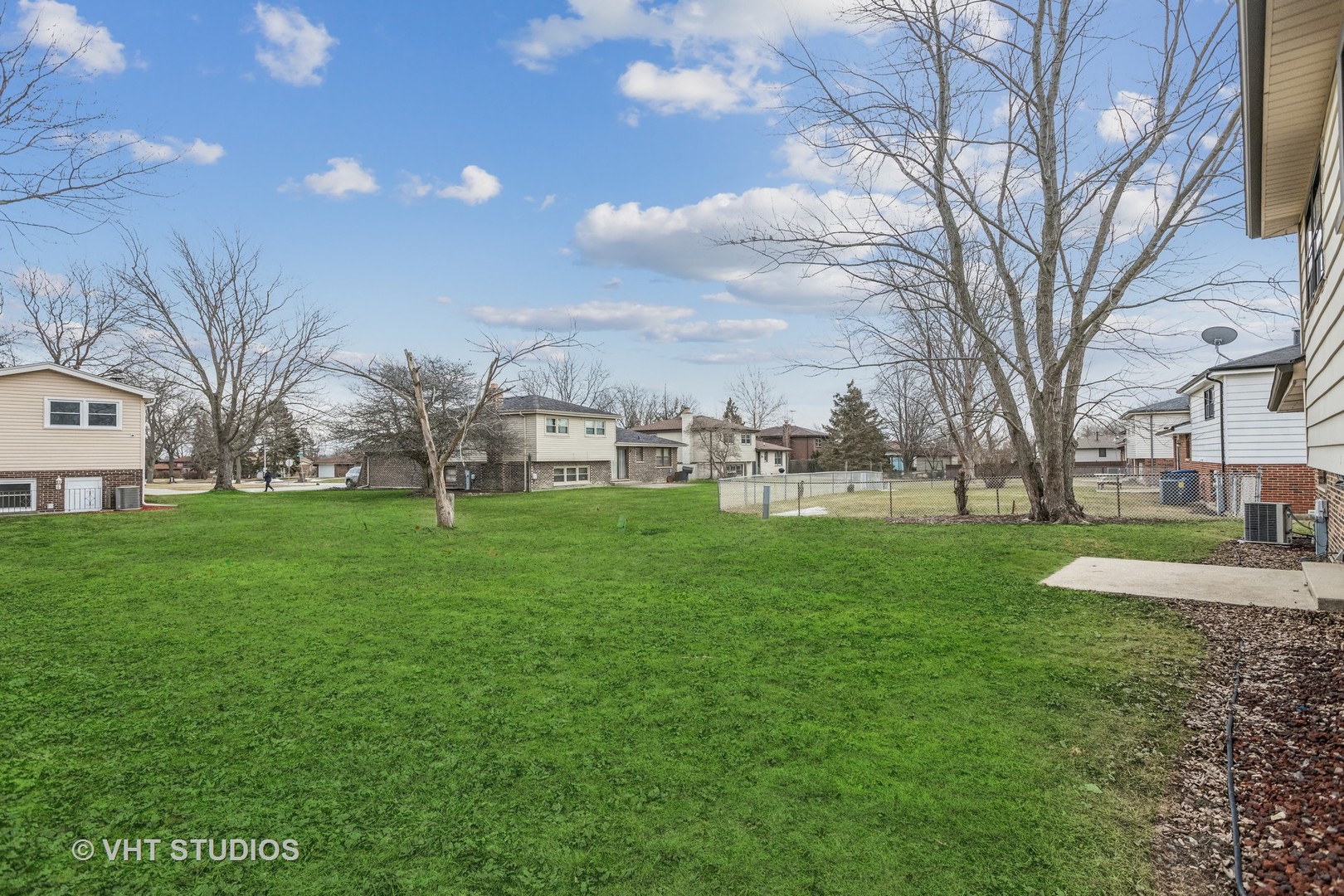 623 Quail Run Road Matteson, IL 60443 - Photo 16 of 16 a view of a park with large trees