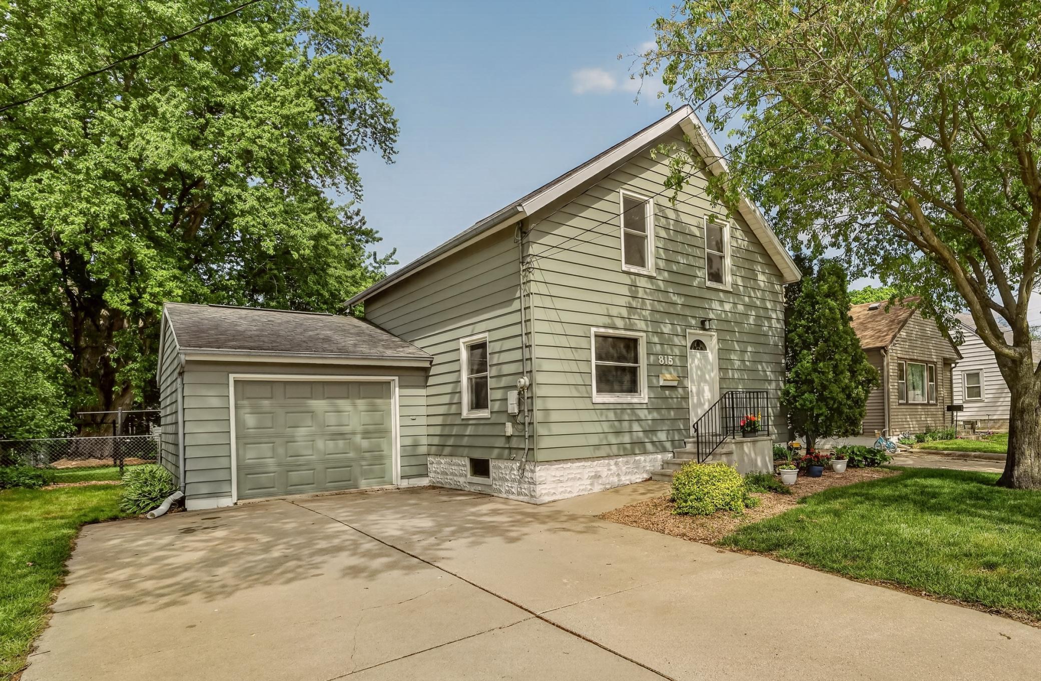 815 12th Avenue Southeast Rochester, MN 55904 - Photo 1 of 20