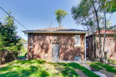 $175,000 | 627 West 39th Avenue, Gary, IN 46408