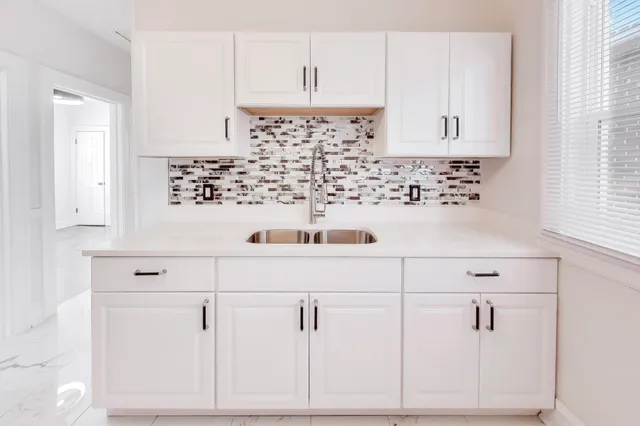 $172,000 | 627 West 39th Avenue, Gary, IN 46408