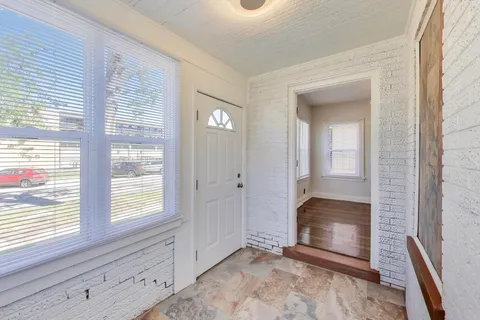 $175,000 | 627 West 39th Avenue, Gary, IN 46408